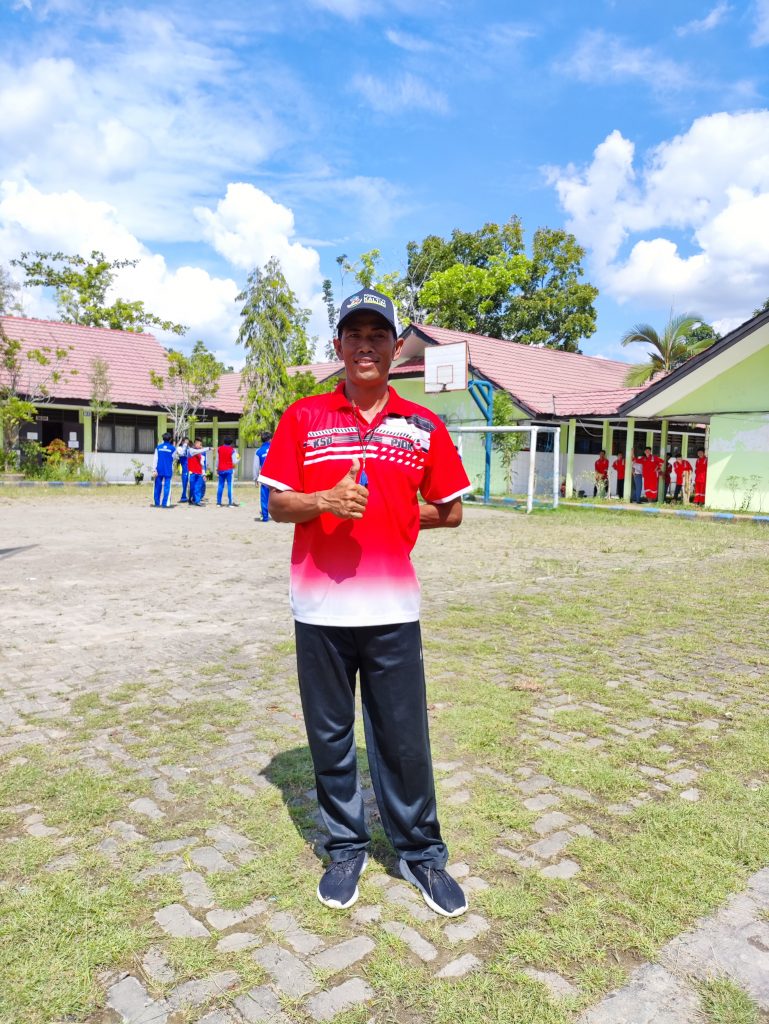 Kusnadi, M.Pd - Kepala SMKN 6 Samarinda